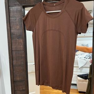 Lululemon swiftly tech tee size 8 brown